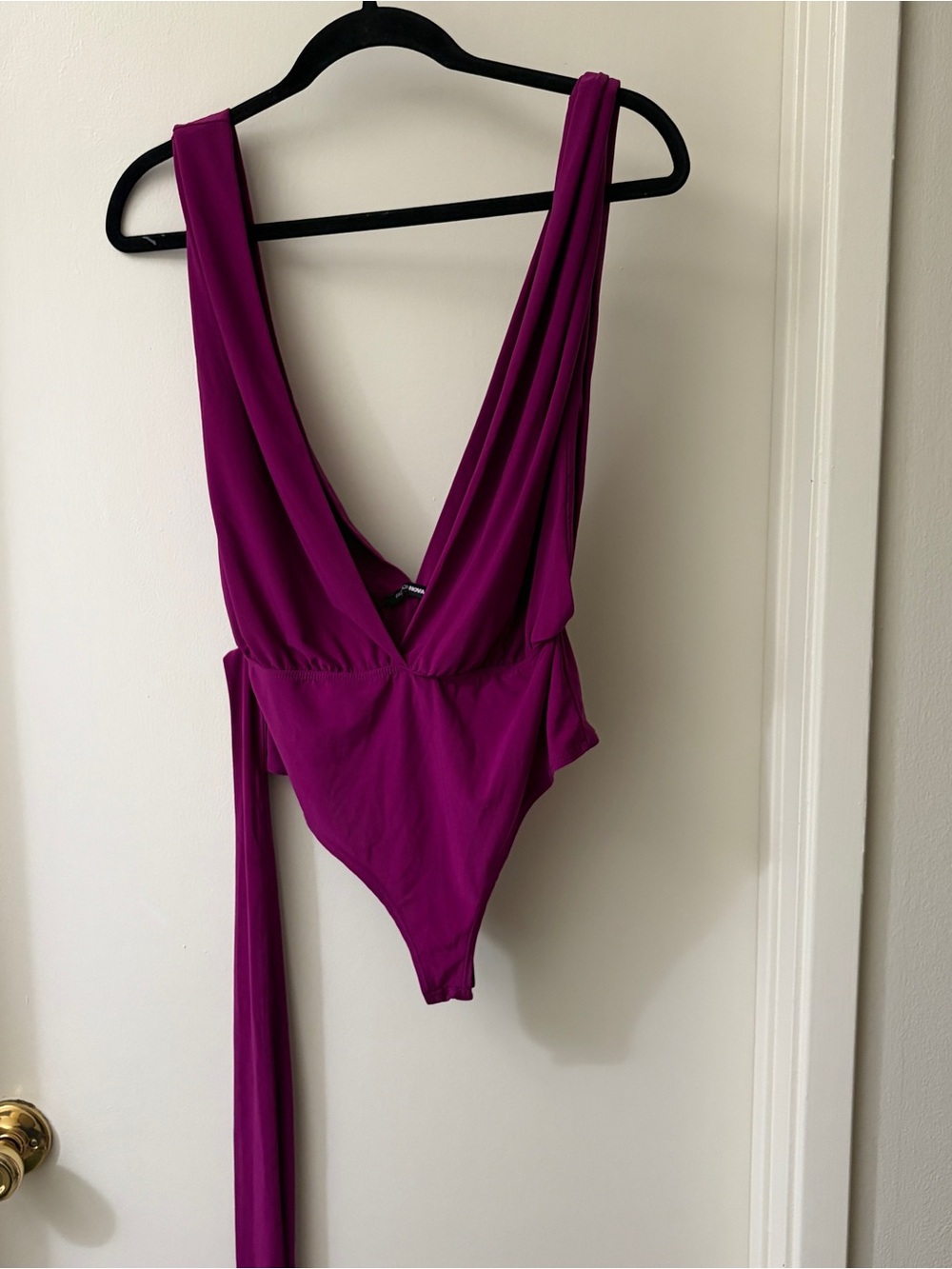 Deep V Bodysuit in Magenta - Picture 2 of 7